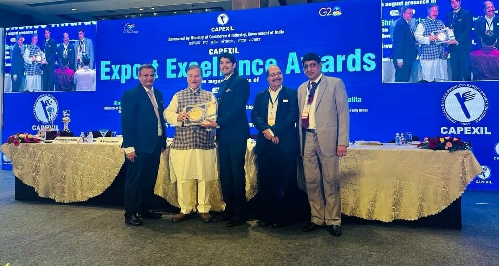 Photo of Nandyavart Group Northern Region Export Excellence Gold Trophy